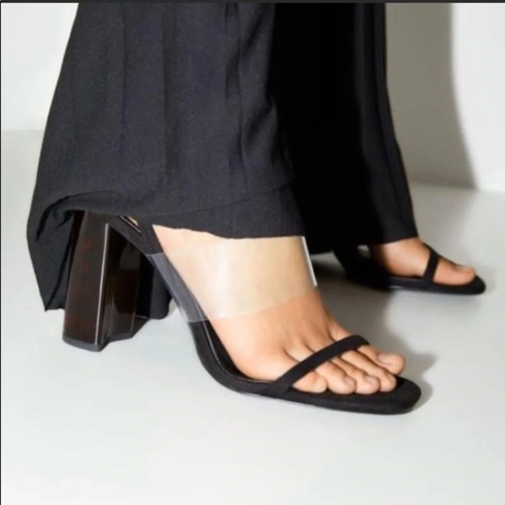 Zara Minimalist Tortoiseshell Methacrylate Heel Sandals - Picture 3 of 12